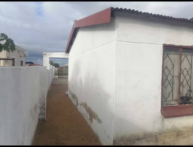 3 BEDROOM HOUSE FOR SALE IN SESHEGO 9L